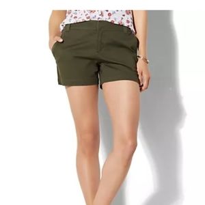 New York & Co. Hampton 4" short